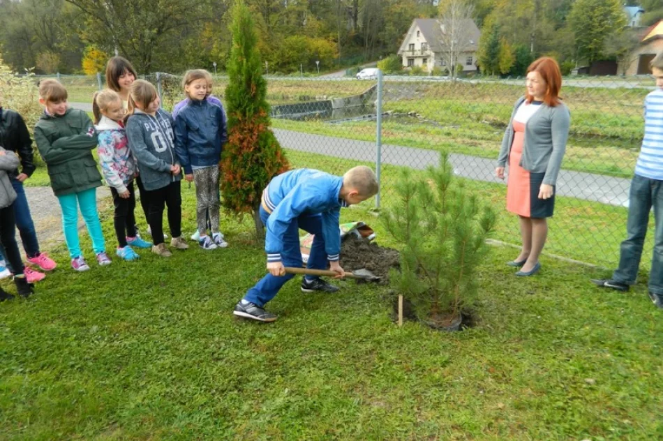 'Święto drzewa' w ZSS nr 2 w Limanowej - zdjęcie 4
