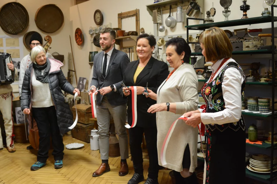 Otwarto izbę prezentującą dziedzictwo regionalne - zdjęcie 16