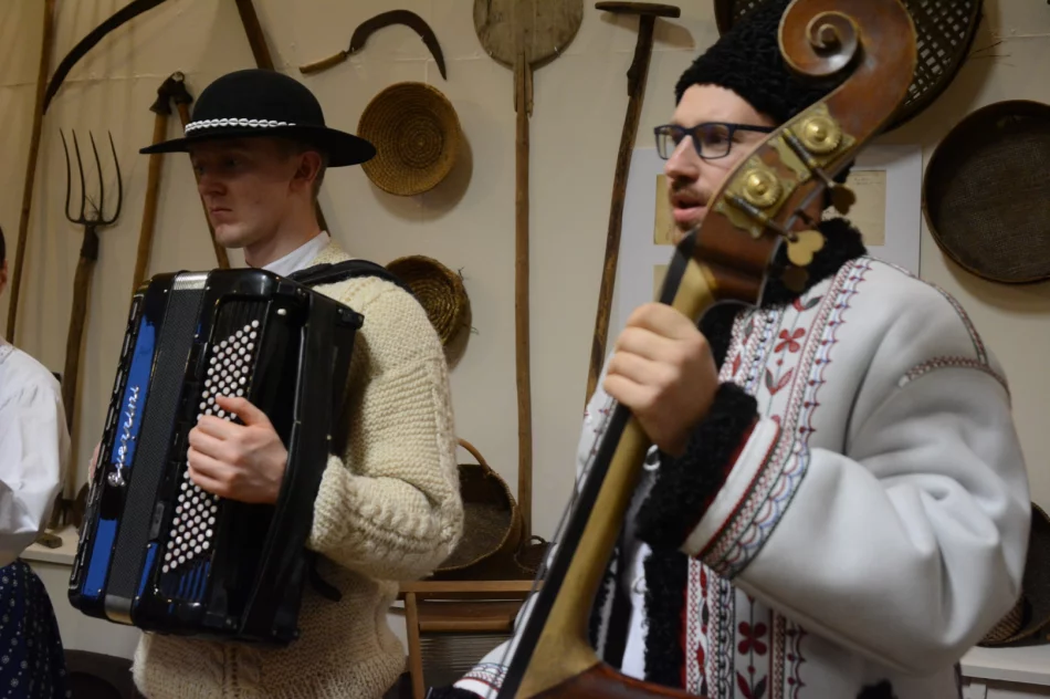 Otwarto izbę prezentującą dziedzictwo regionalne - zdjęcie 18