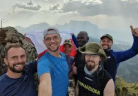 Wyznacza szlaki w Ugandzie, w tle negocjacje z... kłusownikami - zdjęcie główne