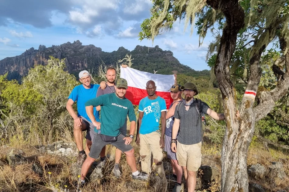 Wyznacza szlaki w Ugandzie, w tle negocjacje z... kłusownikami - zdjęcie 8