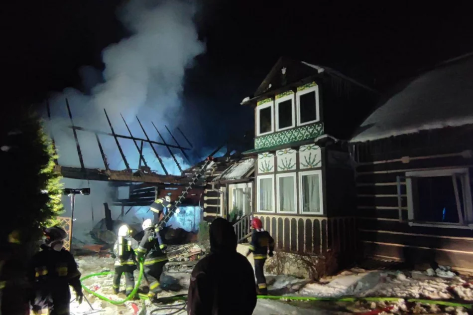 Pożar budynku gospodarczego i mieszkalnego - zdjęcie 4