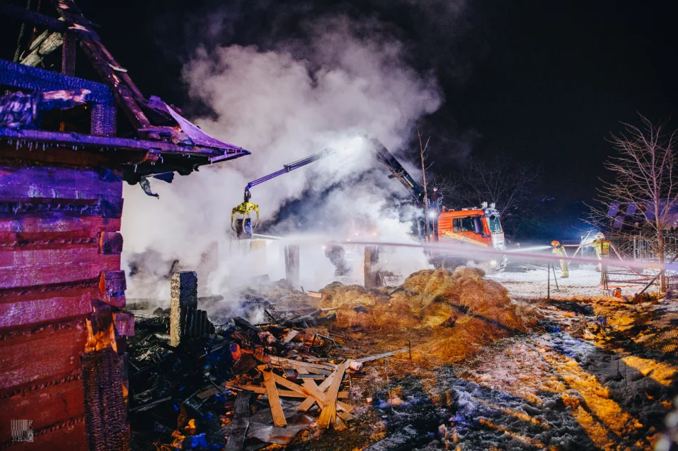 Trwa wyjaśnianie przyczyn pożaru - zdjęcie 19