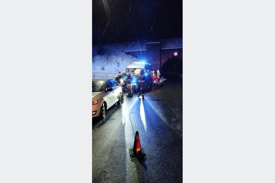 Samochód uderzył w wiadukt kolejowy - zdjęcie 3