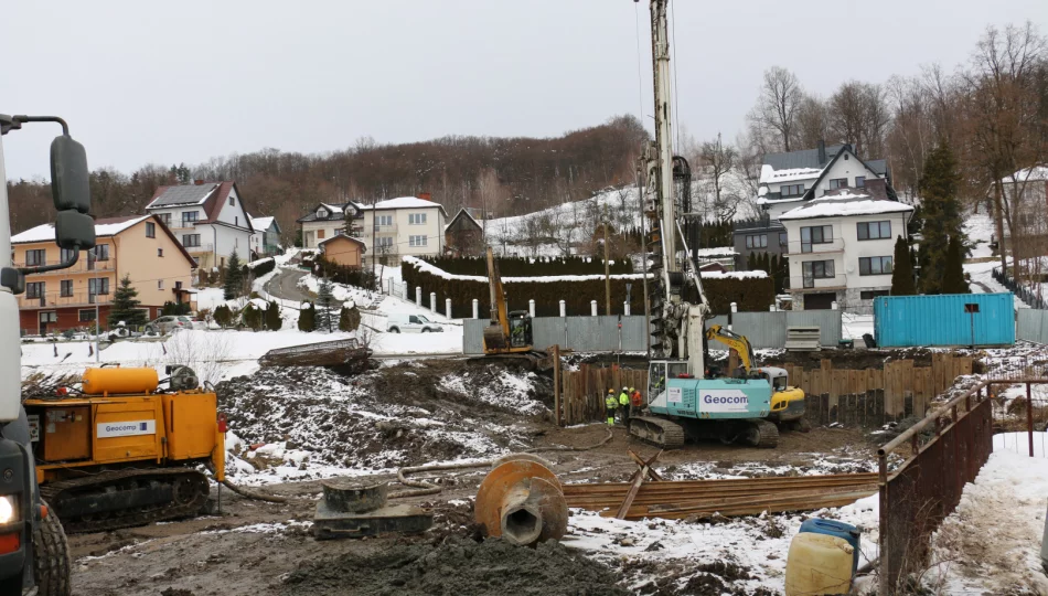 Prace nad budową mostu pomiędzy ulicami J. Marka i Sikorskiego rozpoczęte - zdjęcie 1