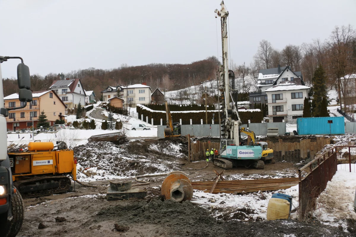 Prace nad budową mostu pomiędzy ulicami J. Marka i Sikorskiego rozpoczęte