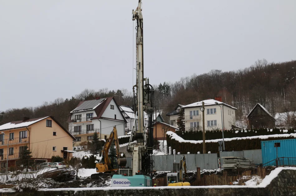 Prace nad budową mostu pomiędzy ulicami J. Marka i Sikorskiego rozpoczęte - zdjęcie 5