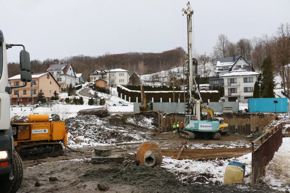 Prace nad budową mostu pomiędzy ulicami J. Marka i Sikorskiego rozpoczęte - zdjęcie 7