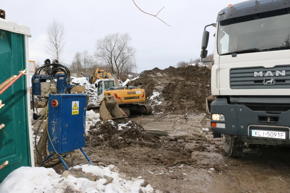 Prace nad budową mostu pomiędzy ulicami J. Marka i Sikorskiego rozpoczęte - zdjęcie 8