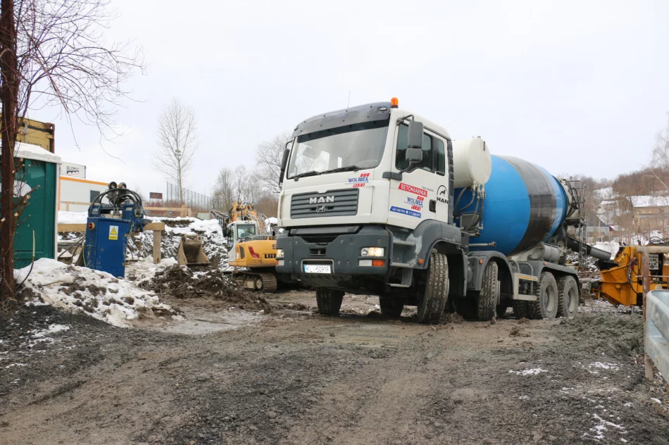 Prace nad budową mostu pomiędzy ulicami J. Marka i Sikorskiego rozpoczęte - zdjęcie 9