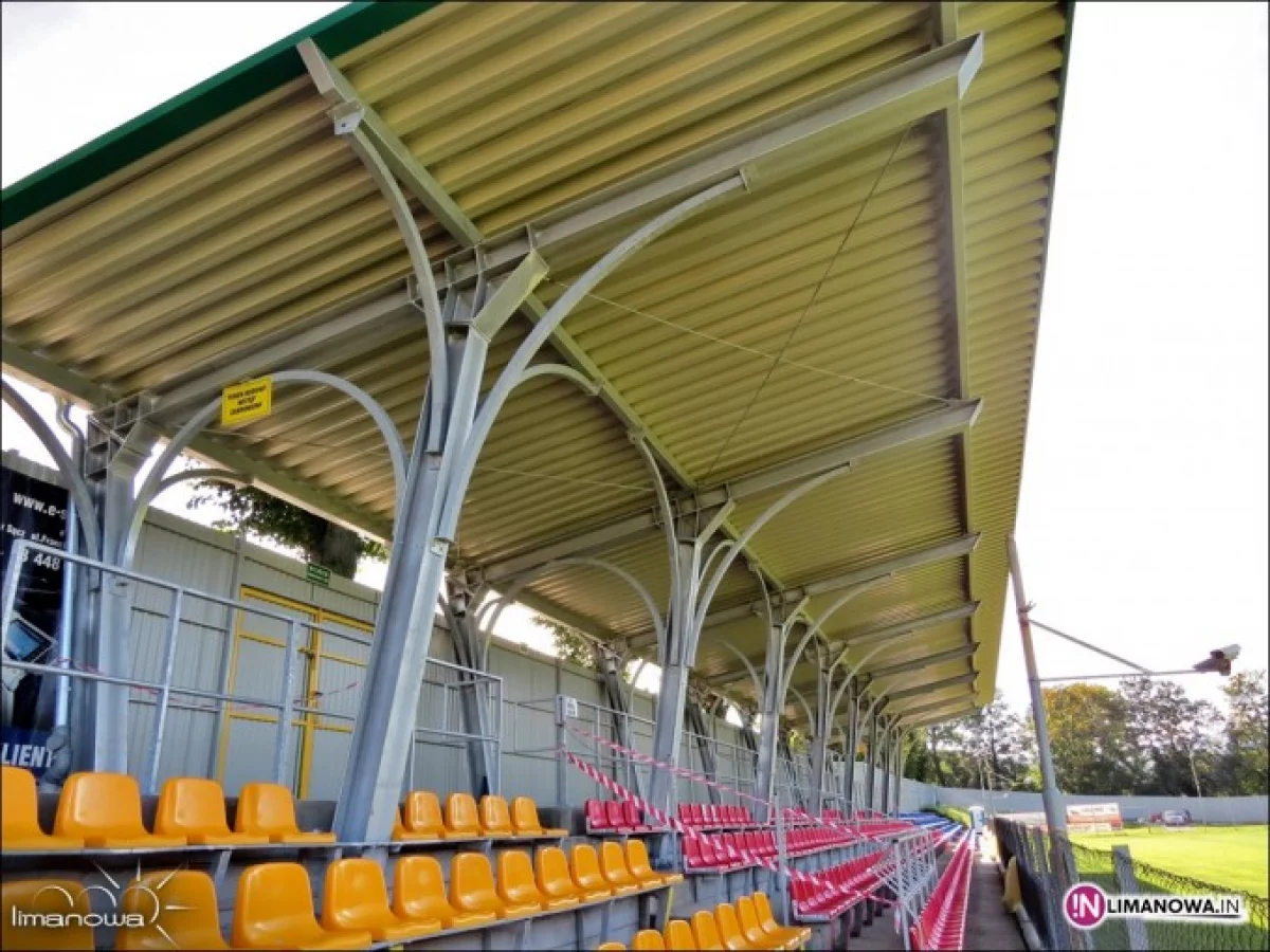 Budowa zadaszenia trybun stadionu miejskiego w Limanowej - I etap