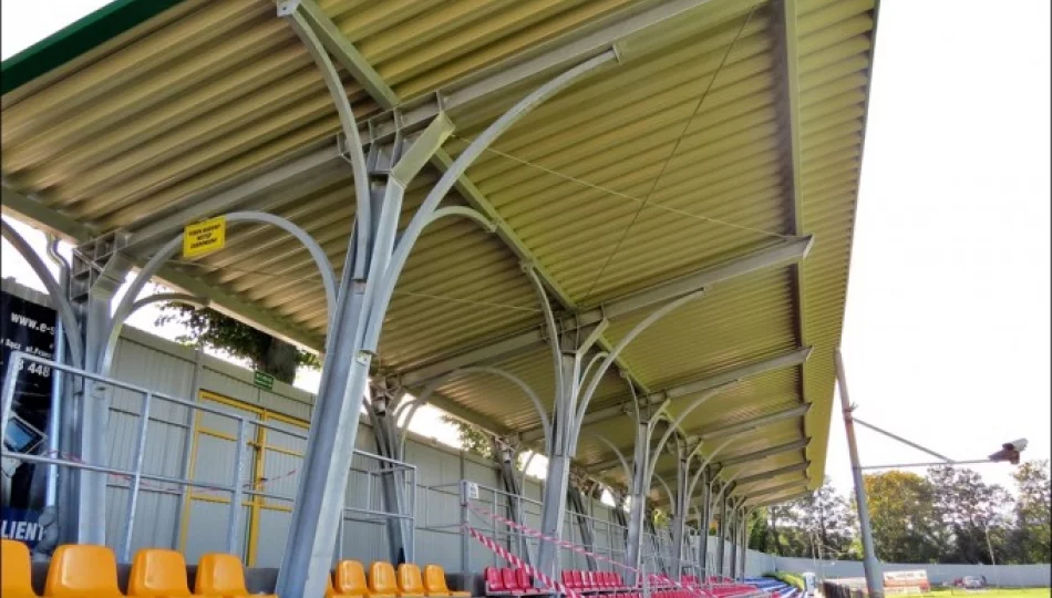 Budowa zadaszenia trybun stadionu miejskiego w Limanowej - I etap - zdjęcie 1