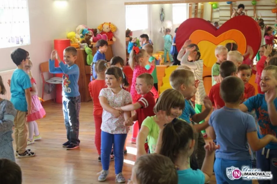 Dzień Przedszkolaka w Zespole Szkół nr 1 w Męcinie - zdjęcie 2