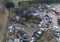 ​Nielegalny demontaż pojazdów? Odpady spalano - zdjęcie główne