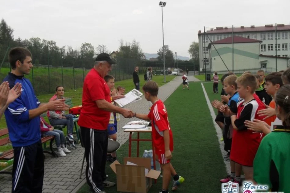 Turniej piłkarski Orlik 2012 w Męcinie - zdjęcie 2