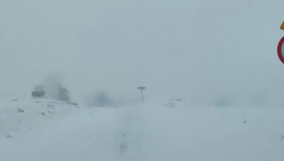 Trudne warunki na drogach, część nieprzejezdna - zdjęcie 1