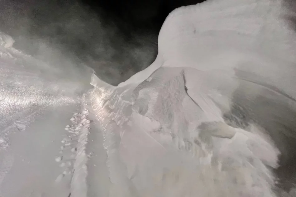 Tworzą się nawet dwumetrowe zaspy - zobacz zdjęcia - zdjęcie 6