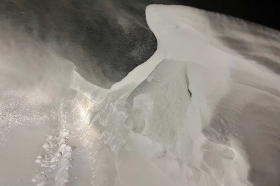 Tworzą się nawet dwumetrowe zaspy - zobacz zdjęcia - zdjęcie 7