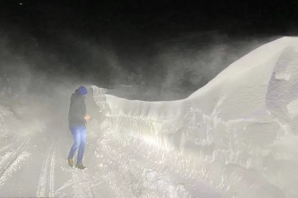 Tworzą się nawet dwumetrowe zaspy - zobacz zdjęcia - zdjęcie 11