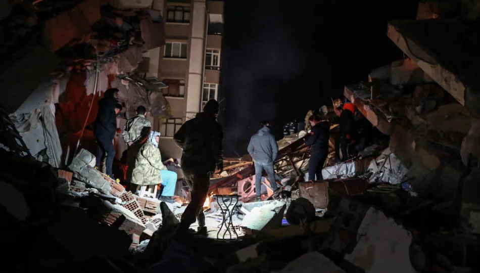 Turcja: polscy strażacy uratowali 9 ludzi, w tym czteroosobowa rodzinę - zdjęcie 1
