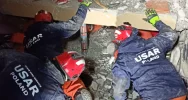 Turcja: polscy strażacy uratowali 9 ludzi, w tym czteroosobowa rodzinę - zdjęcie 4
