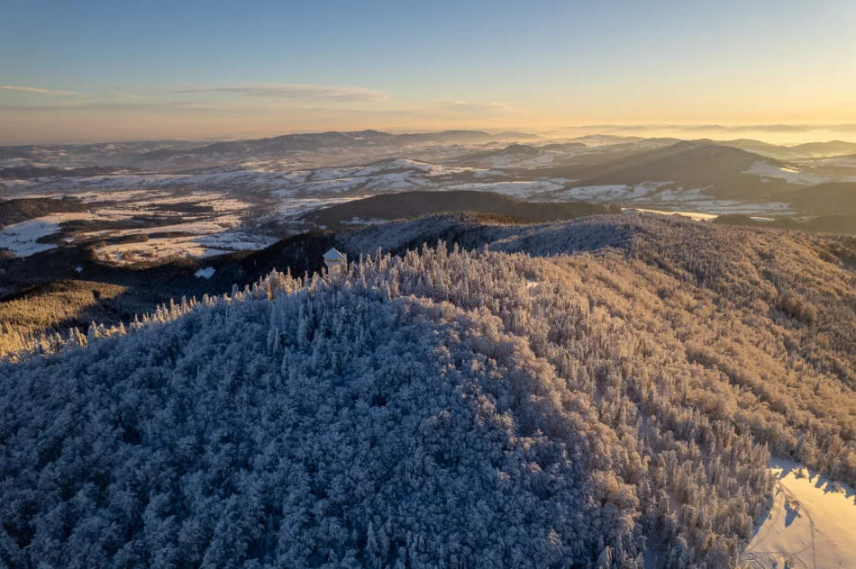 Piękny poranek na Mogielicy - 9 II 2023 r. - zdjęcie 4