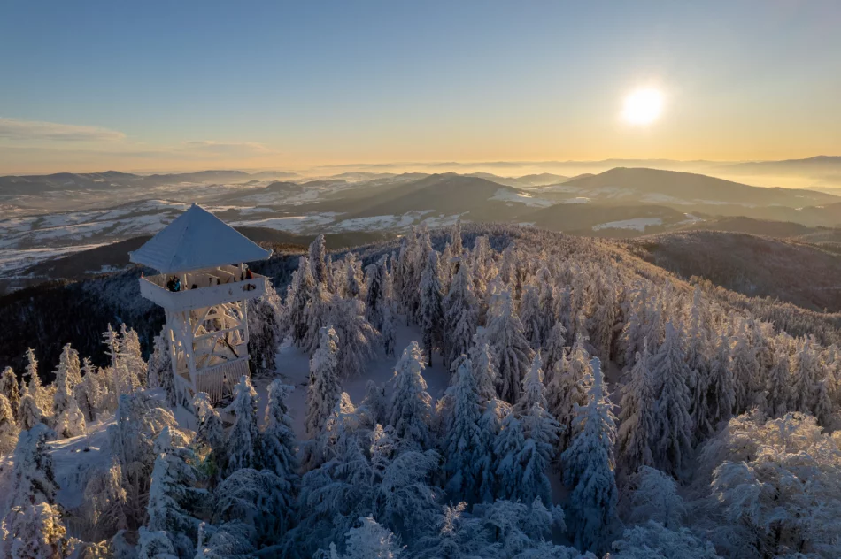 Piękny poranek na Mogielicy - 9 II 2023 r. - zdjęcie 8