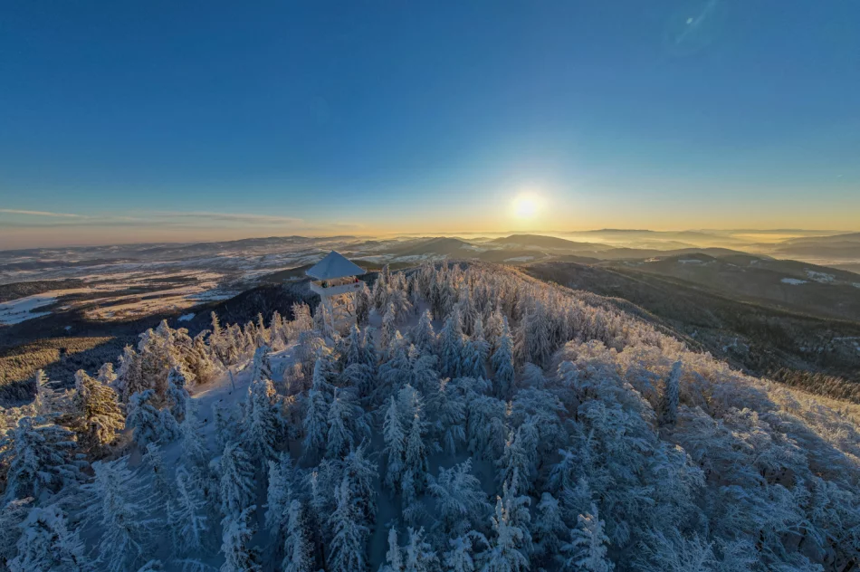 Piękny poranek na Mogielicy - 9 II 2023 r. - zdjęcie 9