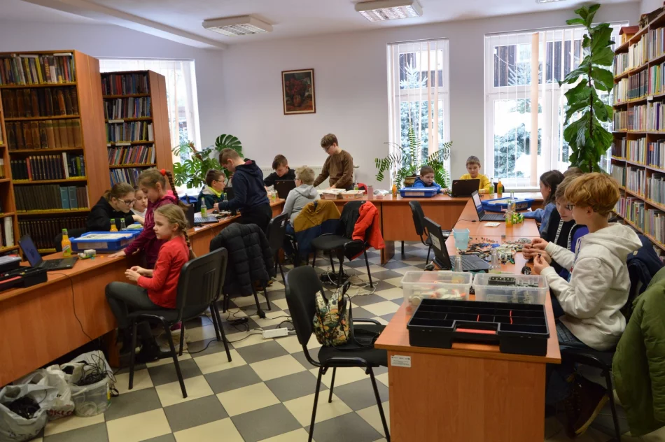 Ferie spędzili w bibliotece - zdjęcie 4