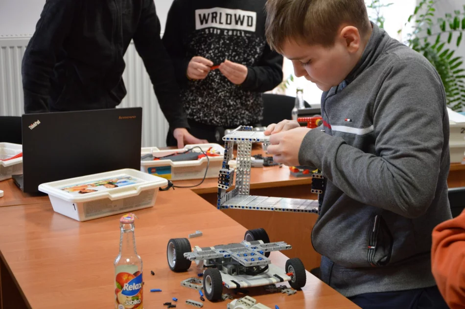 Ferie spędzili w bibliotece - zdjęcie 8