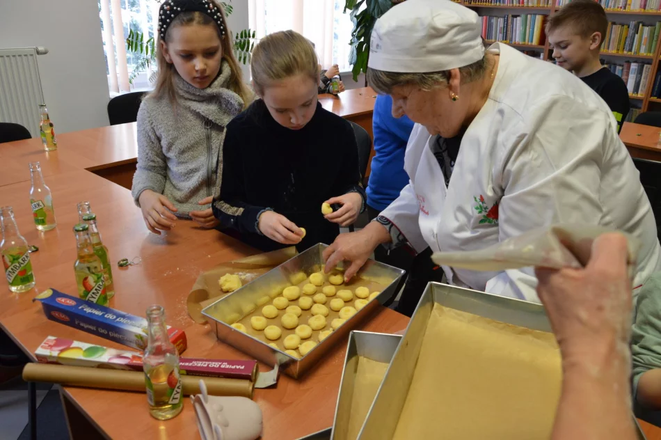 Ferie spędzili w bibliotece - zdjęcie 15