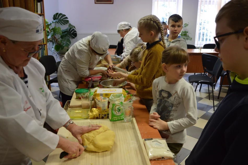 Ferie spędzili w bibliotece - zdjęcie 16