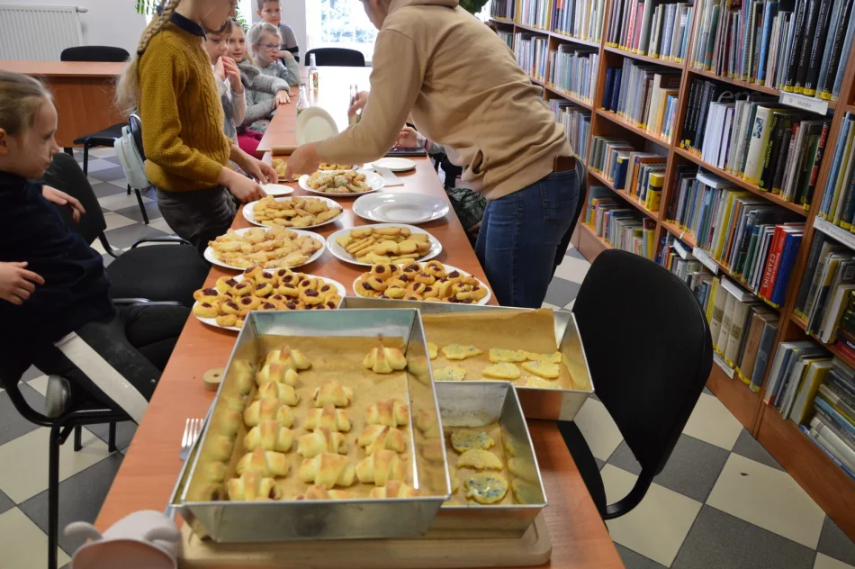 Ferie spędzili w bibliotece - zdjęcie 20