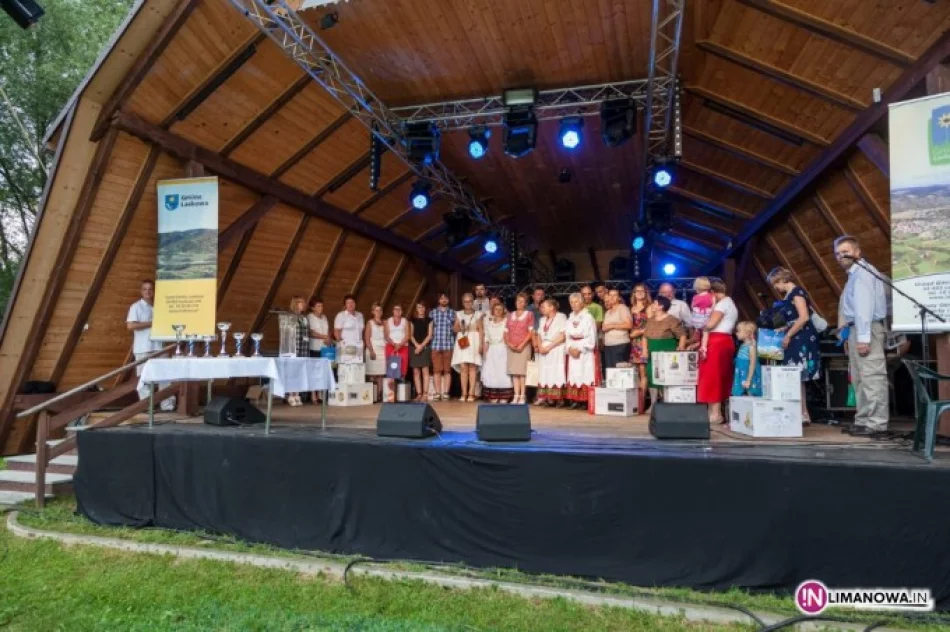 Tłumy na VI Festiwalu Śliwki Miodu i Sera - zdjęcie 2