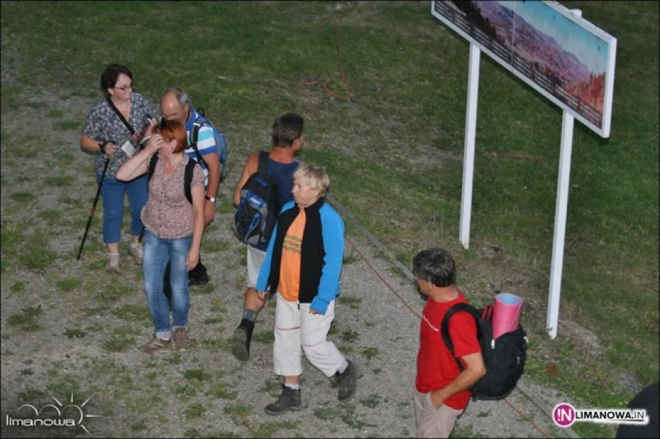 Miejska Góra celem nocnej wędrówki - zdjęcie 4