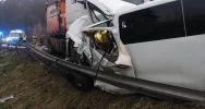 Zderzenie busów z samochodem ciężarowym, dwie osoby zginęły. Wstępne ustalenia policji - zdjęcie 2
