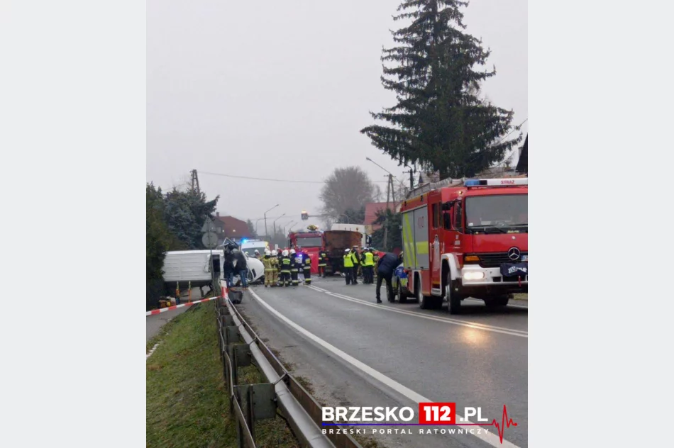 Zderzenie busów z samochodem ciężarowym, dwie osoby zginęły. Wstępne ustalenia policji - zdjęcie 3