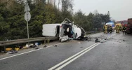 Zderzenie busów z samochodem ciężarowym, dwie osoby zginęły. Wstępne ustalenia policji - zdjęcie 4
