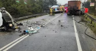 Zderzenie busów z samochodem ciężarowym, dwie osoby zginęły. Wstępne ustalenia policji - zdjęcie 5