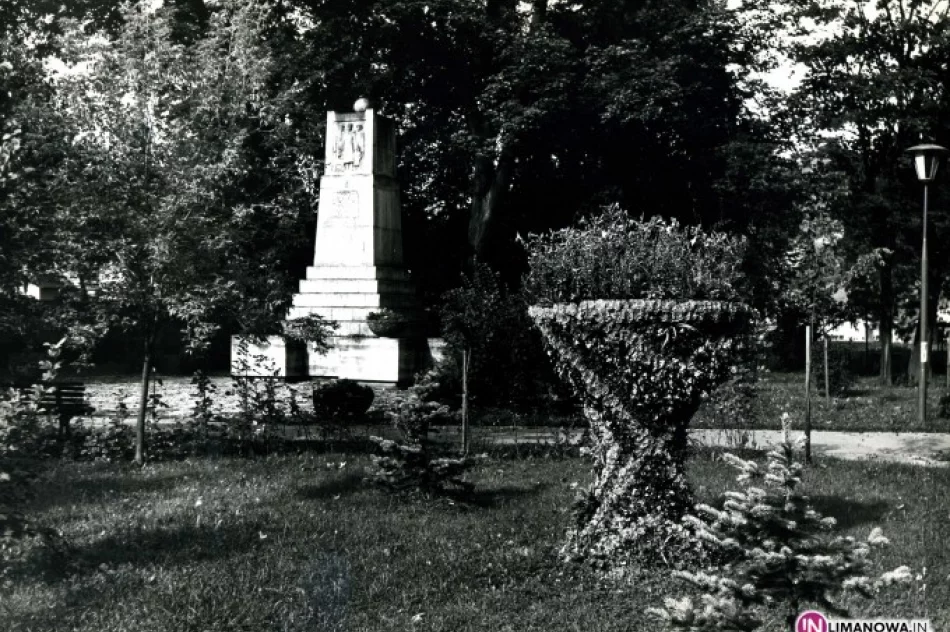 Pomnik Wdzięczności Armii Czerwonej w Parku Miejskim rozebrany. - zdjęcie 2