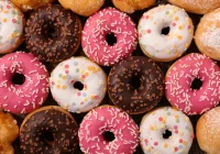 Ile pączek ma kalorii? Mamy przepis na dietetyczne pączki i faworki - zdjęcie główne