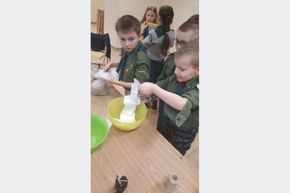 „Leśna zbiórka zuchowa” zuchów z limanowskiej „Jedynki” - zdjęcie 6