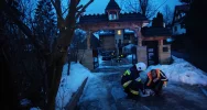 Zapaliły się materiały zgromadzone przy piecu - zdjęcie 2