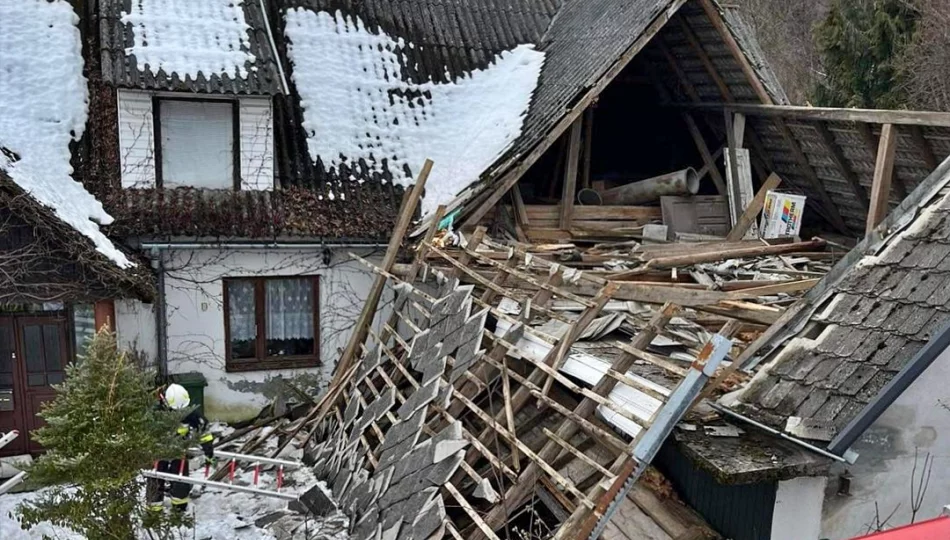 Zawalił się dach na budynku gospodarczym - zdjęcie 1