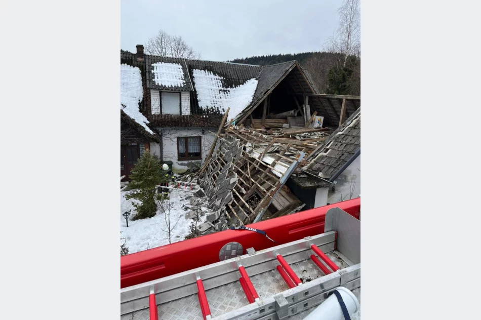 Zawalił się dach na budynku gospodarczym - zdjęcie 2