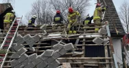 Zawalił się dach na budynku gospodarczym - zdjęcie 3