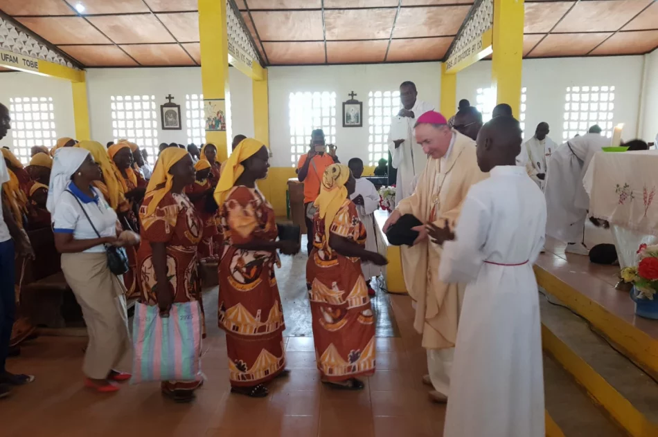 W sanktuarium Bożego Miłosierdzia w Louvaku - zdjęcie 16