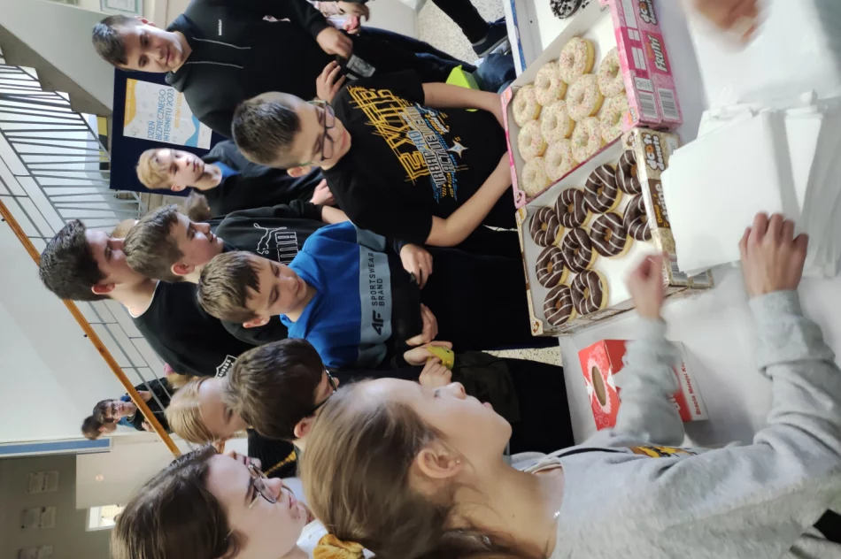 Tydzień pod hasłem „Pomagam!” w Szkole Podstawowej im. Marii Dąbrowskiej w Nowym Rybiu - zdjęcie 12