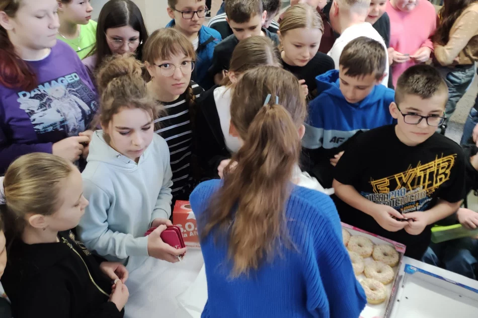 Tydzień pod hasłem „Pomagam!” w Szkole Podstawowej im. Marii Dąbrowskiej w Nowym Rybiu - zdjęcie 14