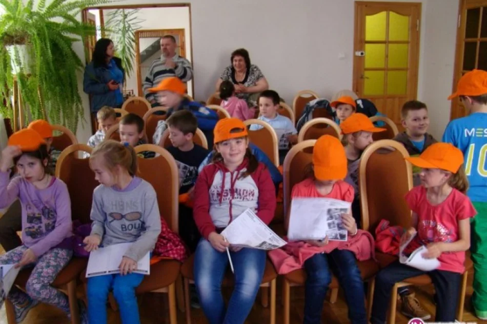 Wyprawa „młodych naukowców” z ZS Nr 1 w Starej Wsi  do Belska i Warszawy - zdjęcie 2